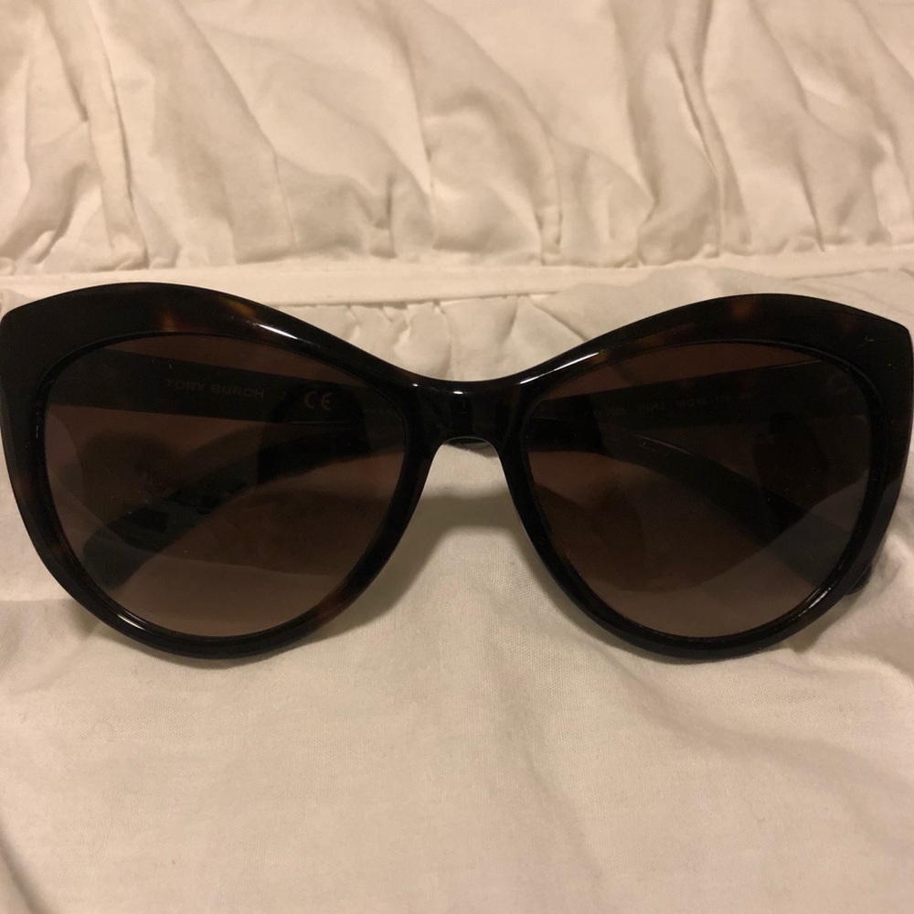 Tory Burch cat eye sunglasses - tortoise/silver